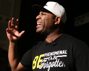 Motivational speaker, author and minister Eric Thomas talks about perseverance and success to an audience including many young people, in an event sponsored by the A.M.S.I Foundation and Saab Family Foundation. (SUN/Julia Malakie)