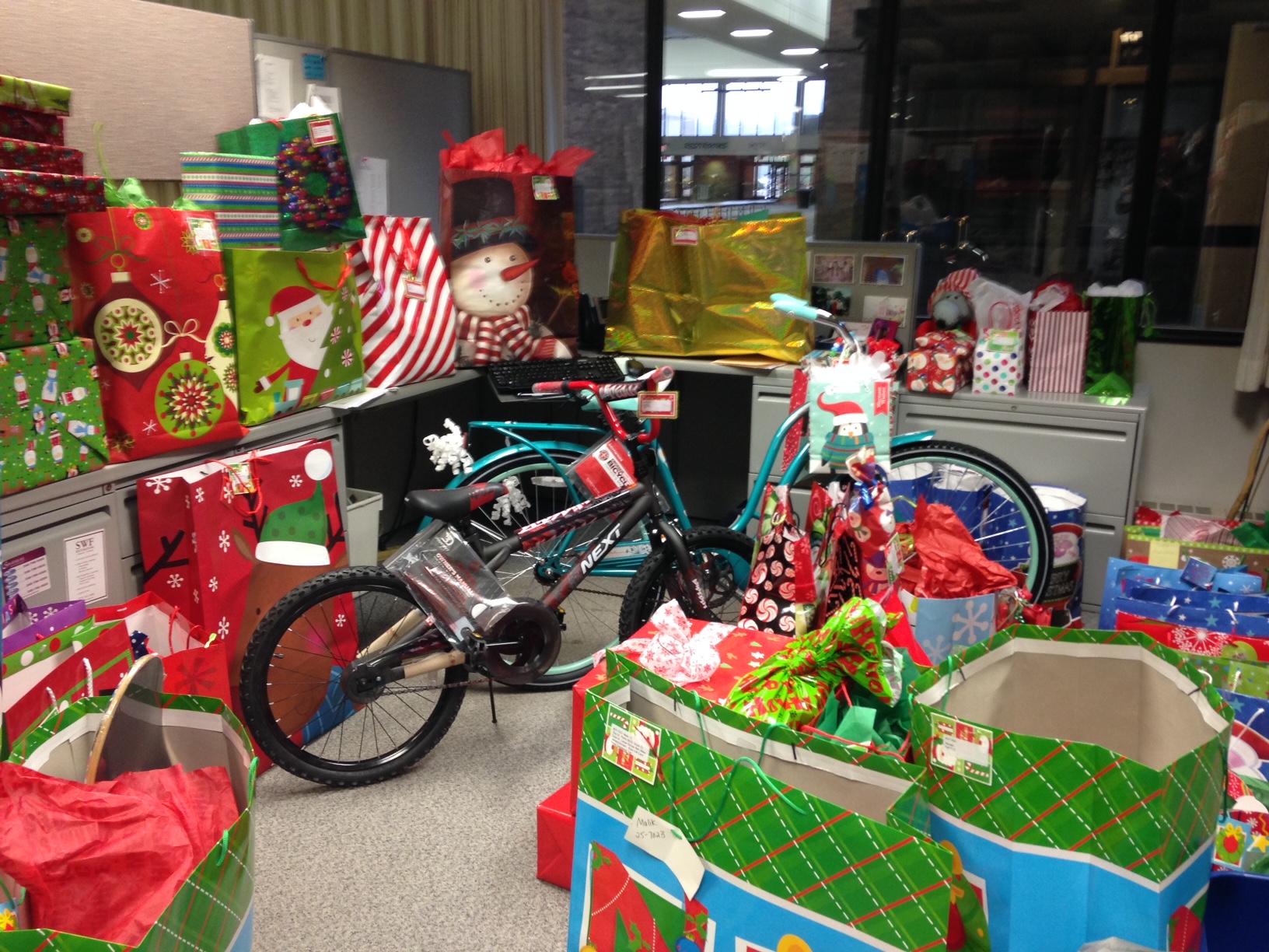 Southfield Employees Goodfellows Giving Tree 2015