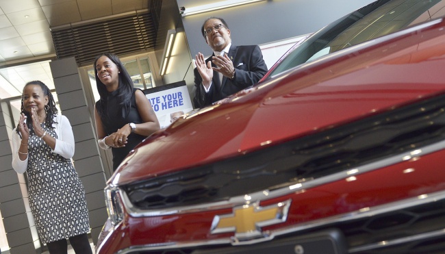 Michelle Mathews-Alexander (center) talks about the "Discover The Unexpected/NNPA" journalism fellows program at Howard University as Denise Rolark Barnes, chair of the NNPA (left) and Benjamin F. Chavis, Jr., president and CEO of the NNPA look on. (Freddie Allen/AMG/NNPA)