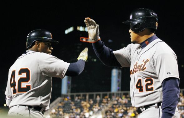 rajai-davis-miguel-cabrera-mlb-detroit-tigers-pittsburgh-pirates-590x900
