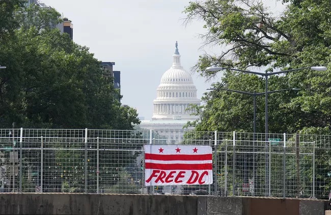 Federal Agent Stops Black Man Over Cigarette Amid Trump’s D.C. Takeover