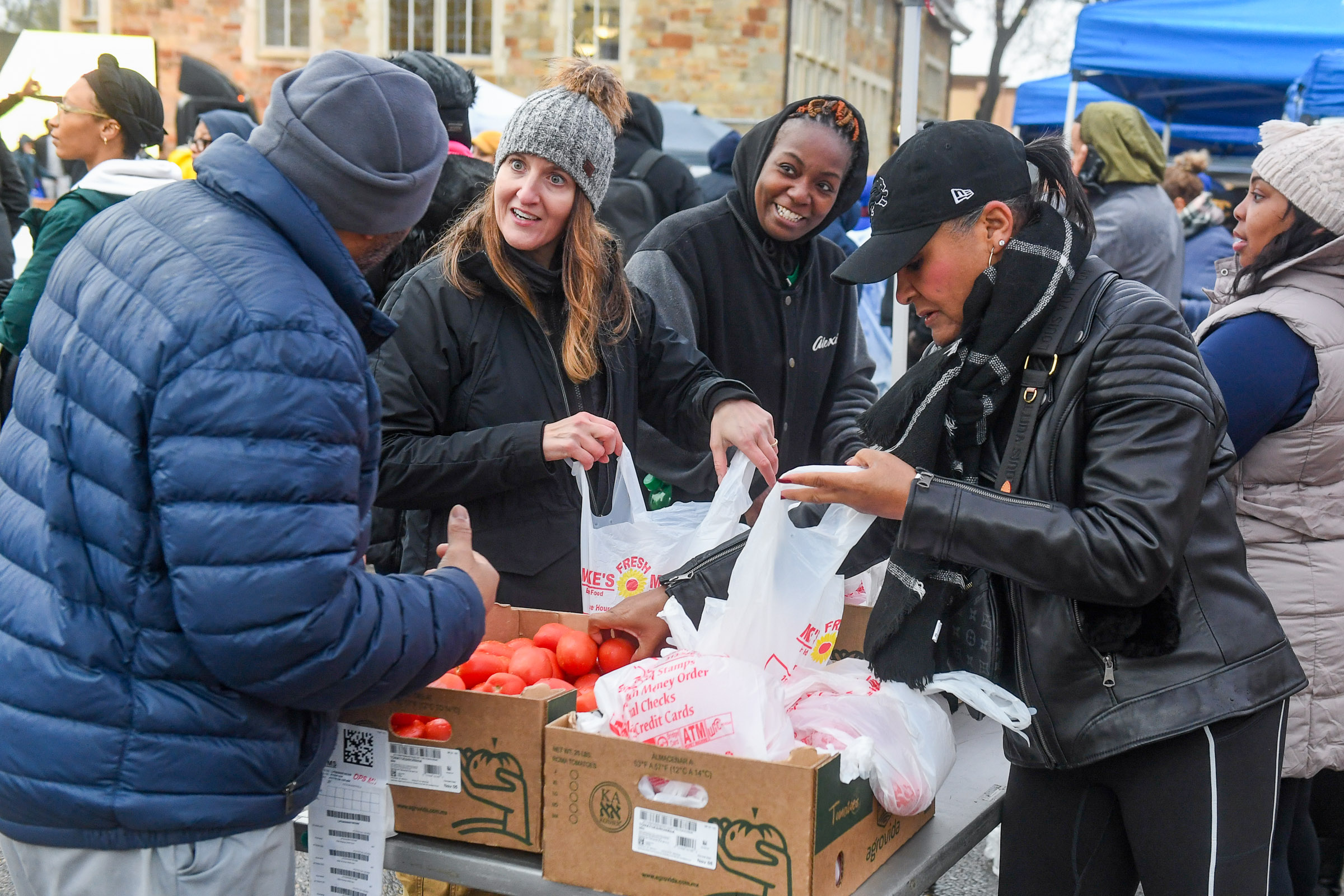 A Thanksgiving Tradition of Giving: All-Star Giveback Event Brings Joy to Detroit Community 