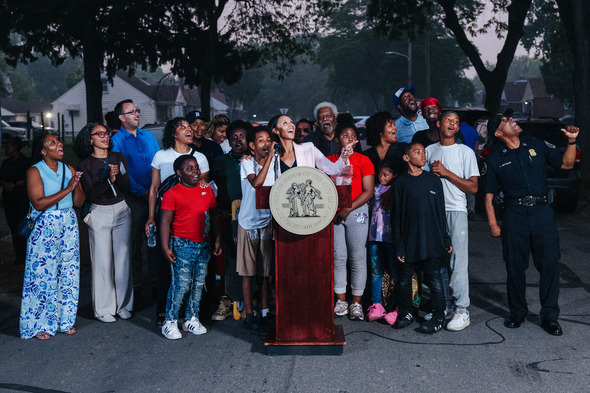 Detroit Begins Installing 3,000 Mid-Block Lights After Residents Push for Safer Streets 
